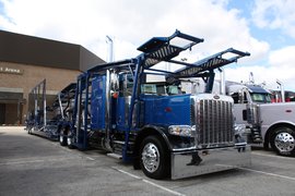 低底盘装卸快！老美擎天柱中置轴轿运车