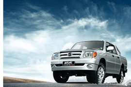 直降5000元 武汉中兴威虎双排皮卡促销