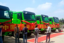 购车享优惠 武汉举行豪沃渣土车推介会