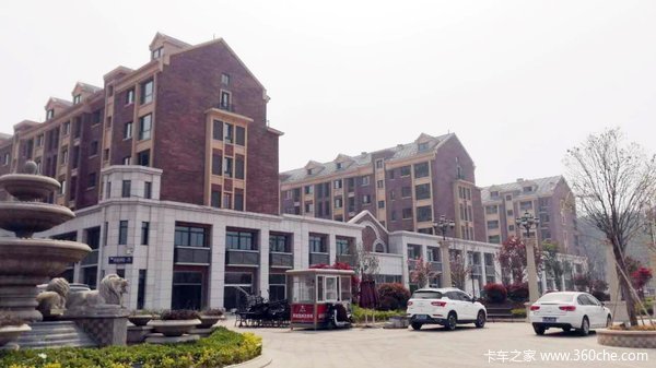 ˭����С��������ϰ壿��������֪����