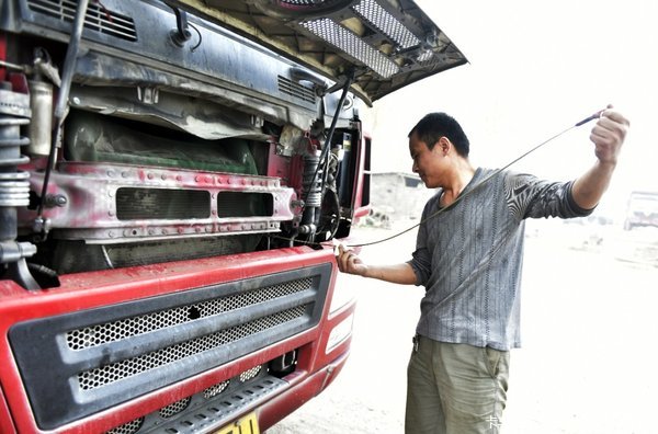 ˭����С��������ϰ壿��������֪����