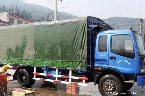 敢冒险罚200元 奔驰6驱皮卡情迷反光贴