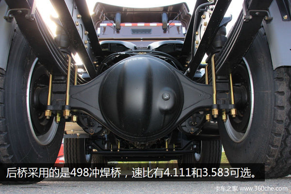 自重仅7.7吨 领航版6×2双导牵引车来了