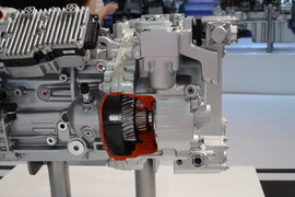 2016道路运输展：奔驰后桥搭配空气弹簧