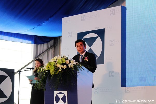华东最大奔驰卡车4S店  昆山利星行开业