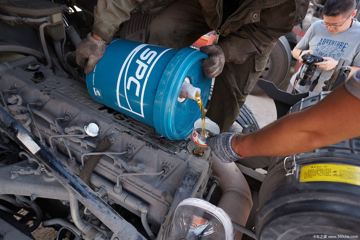 卡车的放血疗法欧曼gtl更换机油全纪录图片列表