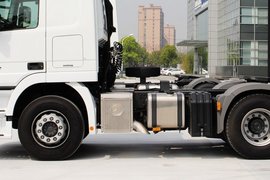 这算设计缺陷吗？浅谈奔驰阿克托斯边灯