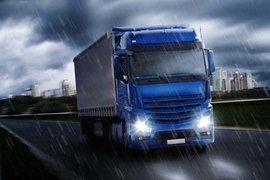 雨季变身轮胎屠夫 老司机缘何频遭毒手