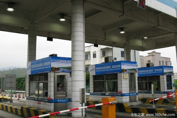 广东严抓高速逃费 货车违例吊销营运证
