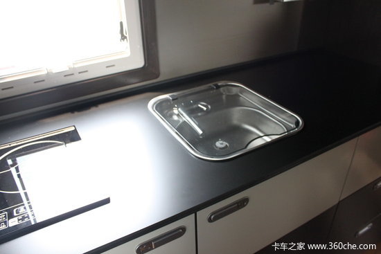 亲历'特种车辆' 实拍斯堪尼亚P360房车