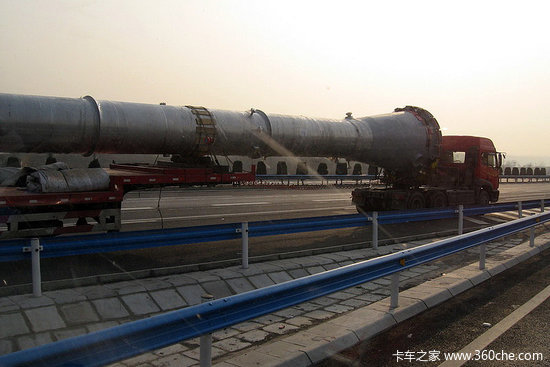 ƽ������·���ڣ�һ�������г��ĺ�Ļ