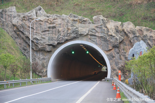 ���ݸ�����׿�ͨ&nbsp;����·�̽�����1Сʱ