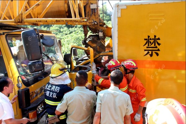 ������Ѻ�&nbsp;װըҩ�����͵���ӭ����ײ