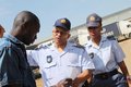 美国警察招数多 查酒驾竟玩儿手心手背