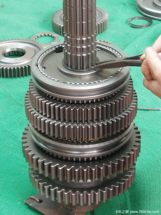 图文讲解法士特双中间轴全同步器变速器图片列表