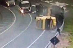 ���ת��ʱ�෭ ˾��ˤ�������ӹ�һ��