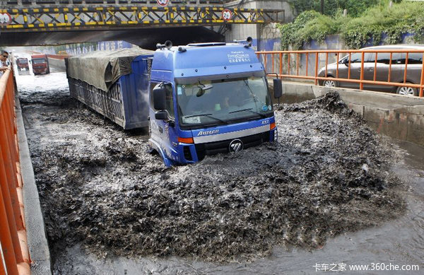 一不小心就湿身！细说卡车涉水那点事儿