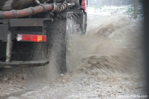 一不小心就湿身！细说卡车涉水那点事儿
