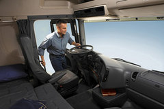 �ٱ��� ��˹������ģ�黯������ʻ��