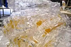 壳牌玩大了 打造水晶发动机展示润滑油