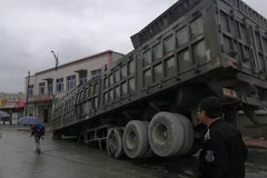 ���д��ű�ѹ�� �����˾�����ǹ����