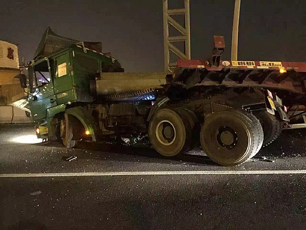 ���д��ű�ѹ��&nbsp;�����˾�����ǹ����