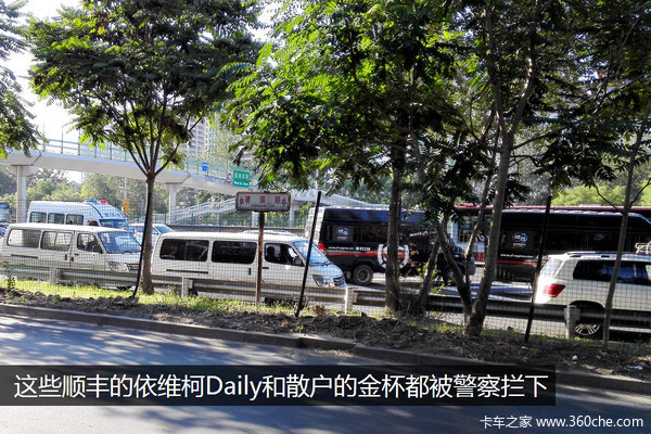 卡车司机的梦想 邮政车畅行城区无人拦_东南汽