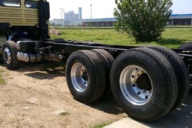 8x2载货车驾驶有窍门 气囊桥单车将盛行