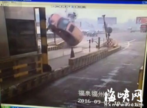 ���ٹ���&nbsp;ԽҰ��ײ���շ�վ��ת360��