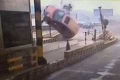 ���ٹ��� ԽҰ��ײ���շ�վ��ת360��