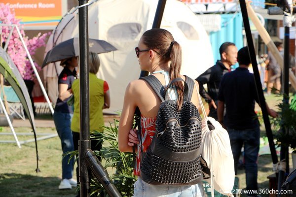 ���ʷ���¶Ӫչ&nbsp;����ʽC�ͷ�����ռ��ͷ