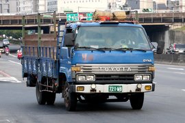 过路费三毛多一公里 台湾卡车市场见闻