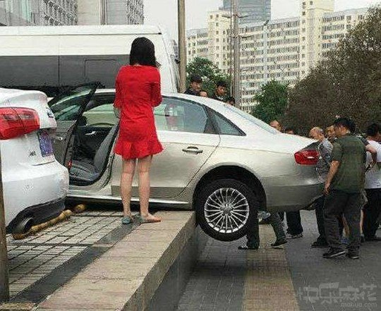 ��Уѧ���ľ���Ц����˾������ʱǧ���