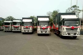 现场交车29台 陕汽轩德X6交付申通快递