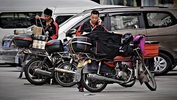 顺丰果然霸气 布局农村 物流、电商通吃_卡车