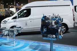 油耗低动力强 福特展示全顺全新发动机