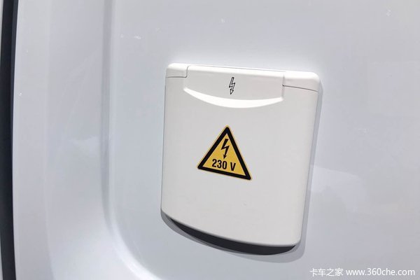 不用担心压坏货 奔驰冷藏车设计很人性