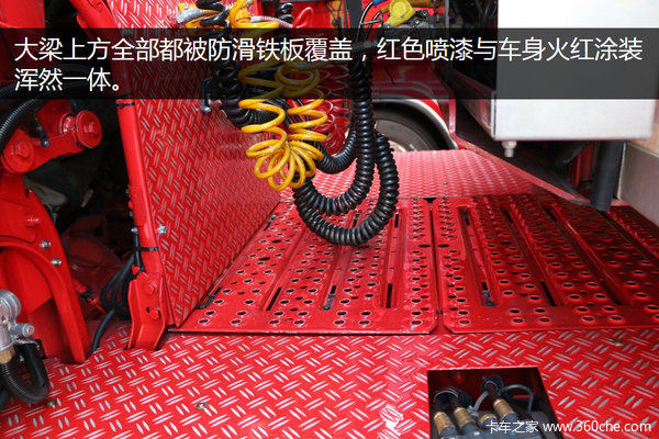V8发动机520马力 公路之王玩转暴力美学