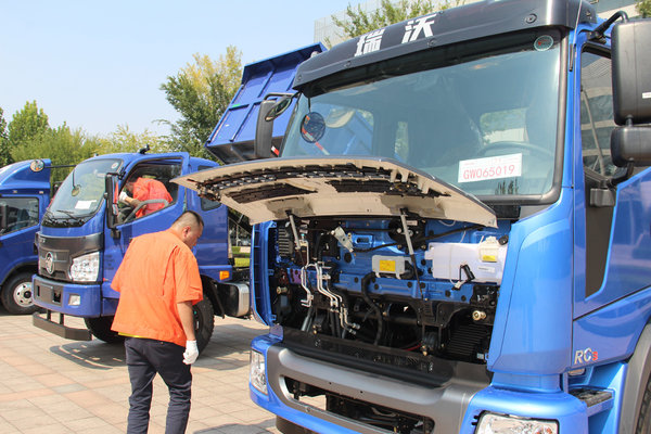 �ʼ�Ա��������Ļ&nbsp;ʱ����ҵ��ϲ��Ѽ�