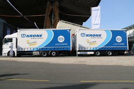 中置轴挂车和全挂车啥区别？瞬间懂了