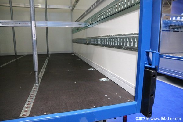 尾板做门不新鲜 德国城市配送车脑洞多