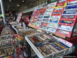 IAA:一万五一个车模 德国人是不是疯了!