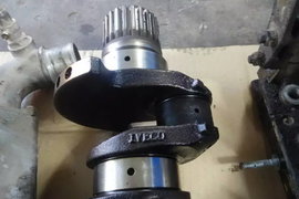 不冒蓝烟没漏油 为啥机油干了砸了瓦?