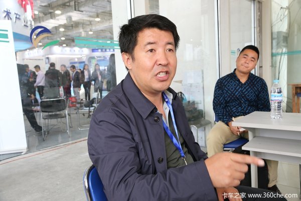 中国重汽济南卡车人事调整！新上任董事长刘正涛何许人也？6X4自重才7吨多 重汽刘正涛谈新政下趋势