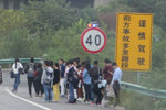 都嫌自己活得长 实拍高速典型反面案例