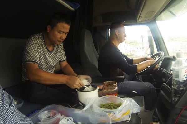 ��СǮ�����&nbsp;100Ԫ���ڳ��ص����̵�