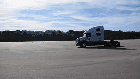 ��α���෭�������ֶ��ּ�ʻ����ϵͳ