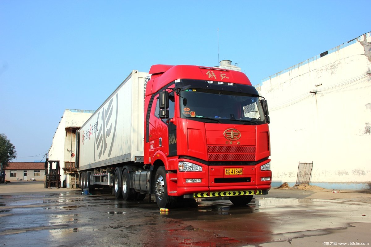 3天3夜奔驰4000公里我搭大卡车去新疆图片列表