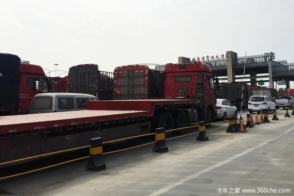 ���ᳵȫ��49��&nbsp;�ɶ��¹��Ͽ���峬��