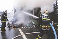 �ɹ����һ�������  ���ȫ��˭����